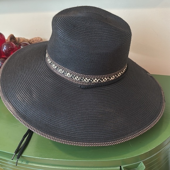 Peter Grimm black straw hat with brown and cream trim - Picture 3 of 7